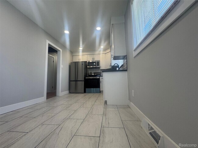 Photo - 12107 Centralia