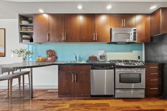 Photo - 910 Lenora St Unidad #904