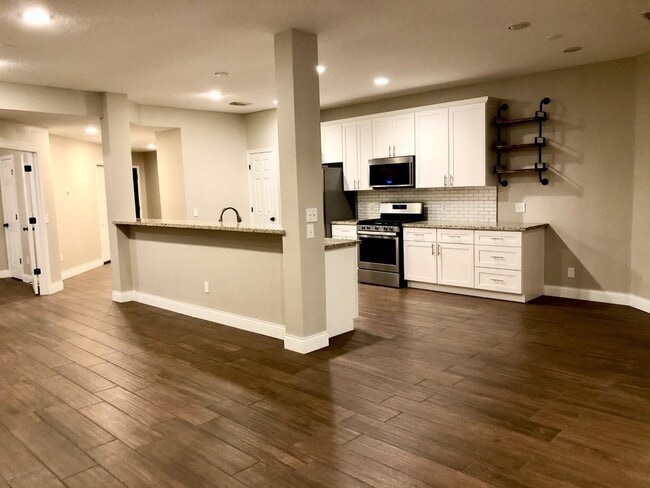 Building Photo - 6315 Canyon Rock Way