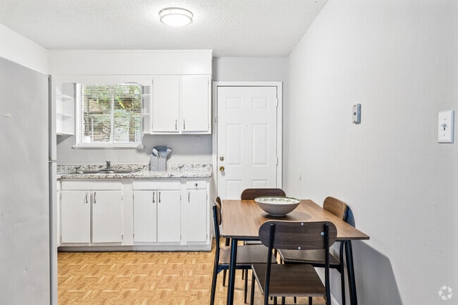 2BR, 1.5BA - 800SF - Dining Area