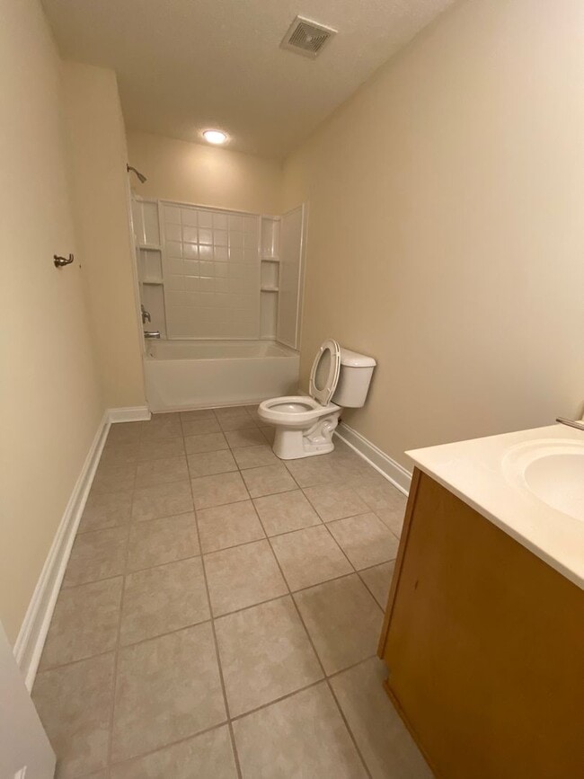 Building Photo - FOR RENT Rental