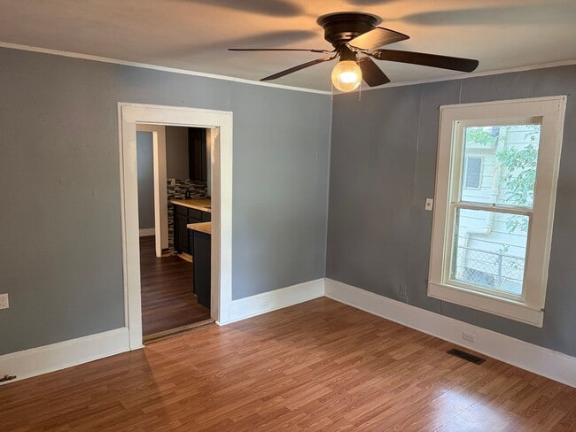 Photo - $900 move in special!