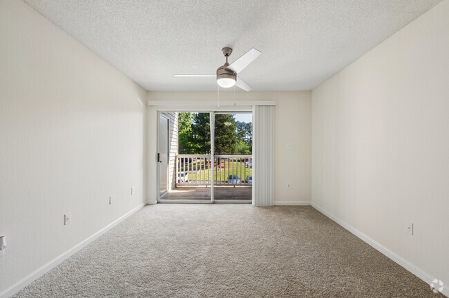 2BR, 2BA - 1,130SF - Living Room