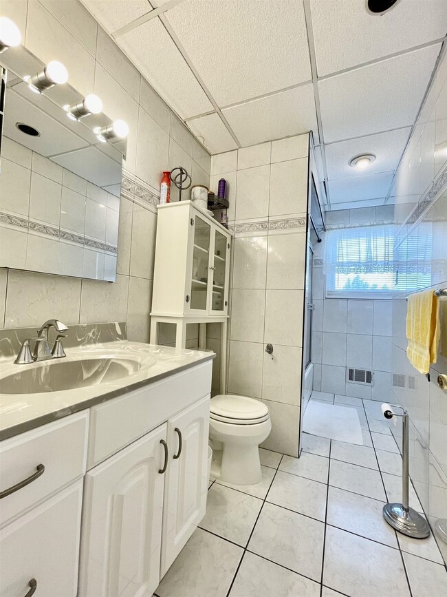 Building Photo - 20 Pinho Ave Rental