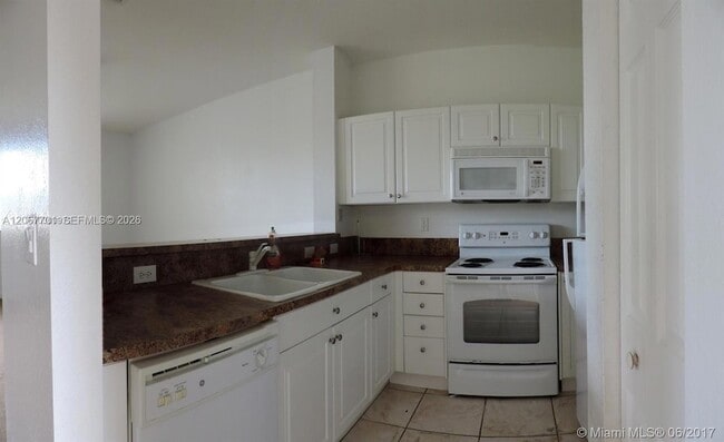 Photo - 1395 NE 33rd Ave Unidad 20626