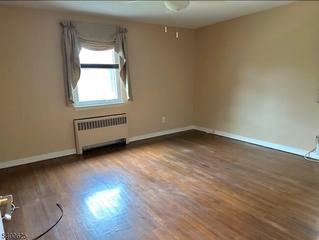 Photo - 12 Troy Dr Unit B