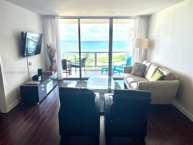 Photo - 5161 Collins Ave Unit 815