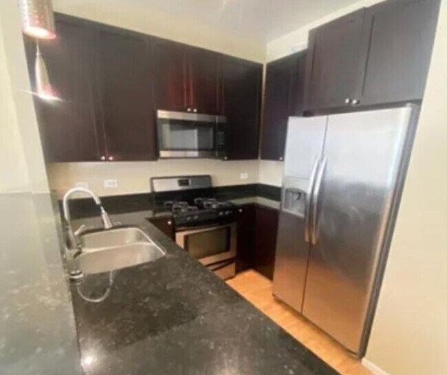 Photo - 2440 W Madison St Unidad 3