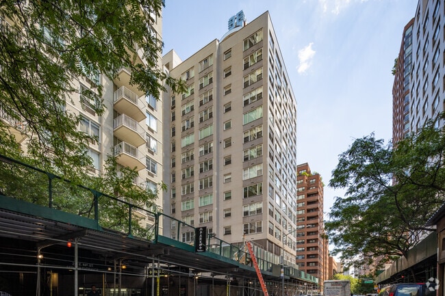 Photo - 250 E 65th St