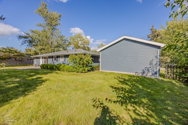 Photo - 124 Westover Ln