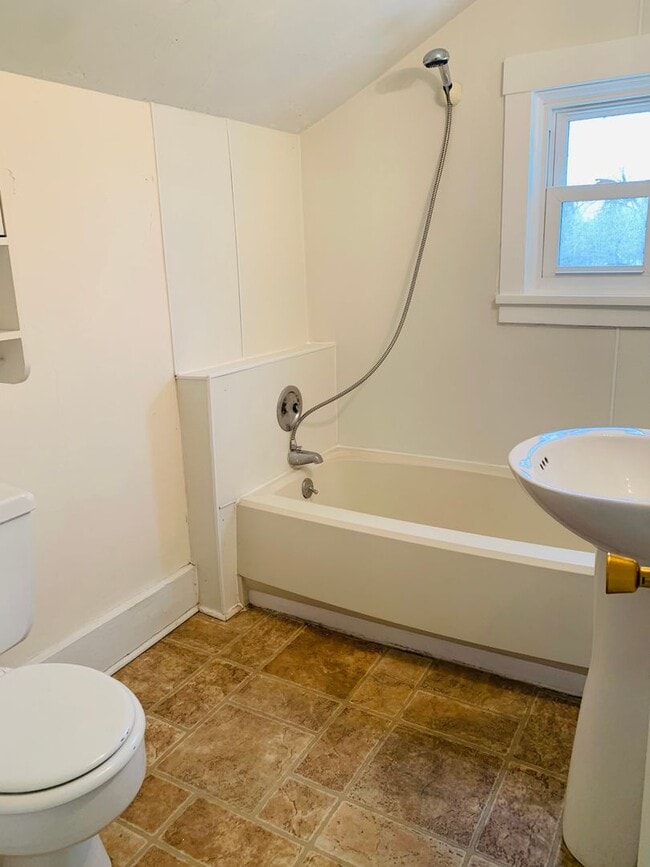 Photo - 284 Sycamore St Unit B