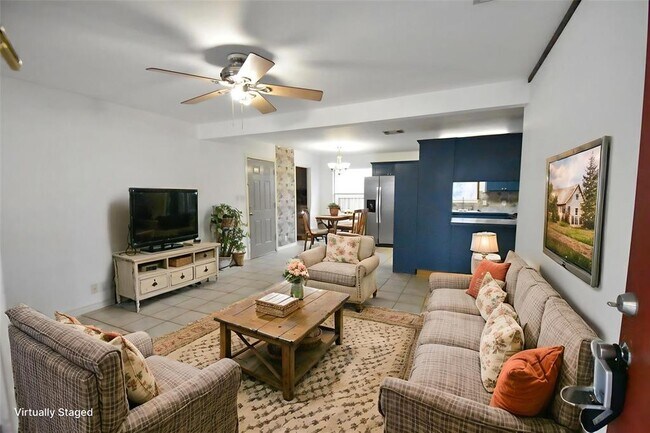 Photo - 608 Wilkes St