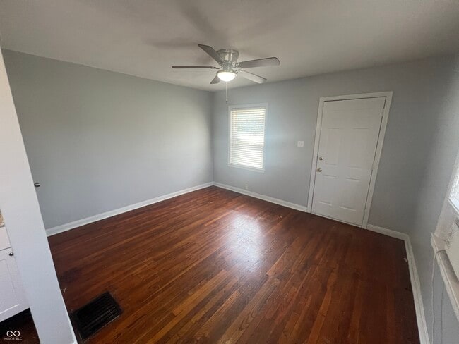 Photo - 627 N Tibbs Ave