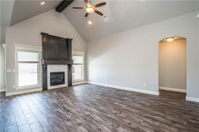 Photo - 4 Bedroom Home with Upstairs Bonus room in Edmond