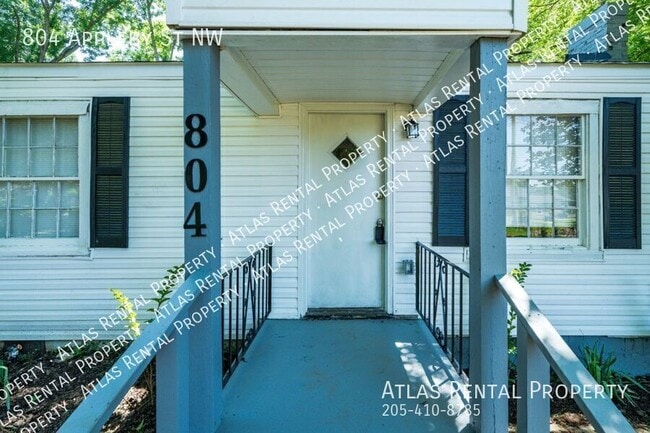 Photo - 804 Appleby St NW