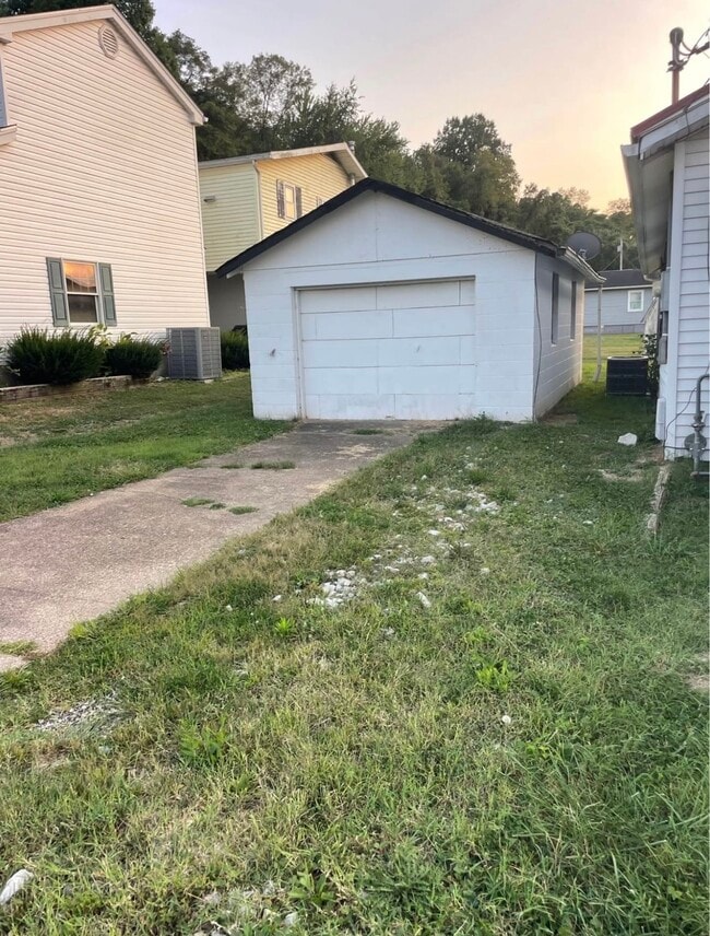 Photo - 110 E Jackson St