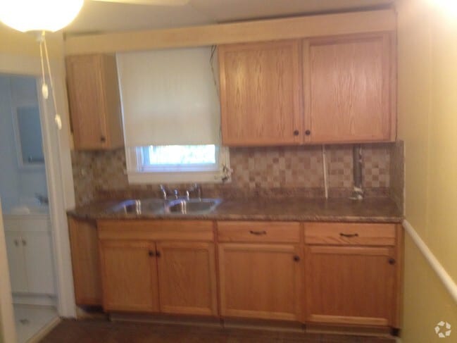Building Photo - 219 Ulster St Unit 1 Rental
