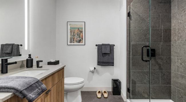 Photo - 210 E Grand Ave