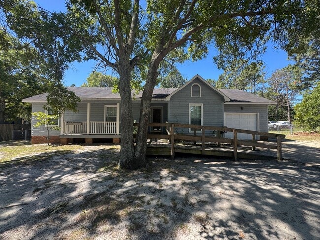 Cute 3 Bedroom Ranch with Large Yard - Cute 3 Bedroom Ranch with Large Yard House