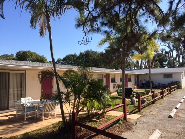 Photo - Englewood Escape Villas Apartments