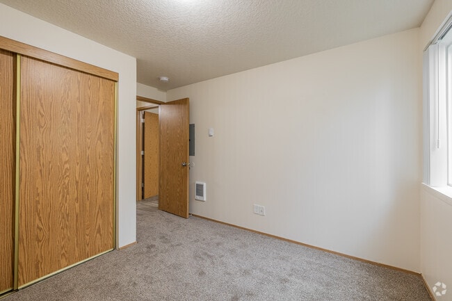 2BR, 2BA - 946SF - Second Bedroom