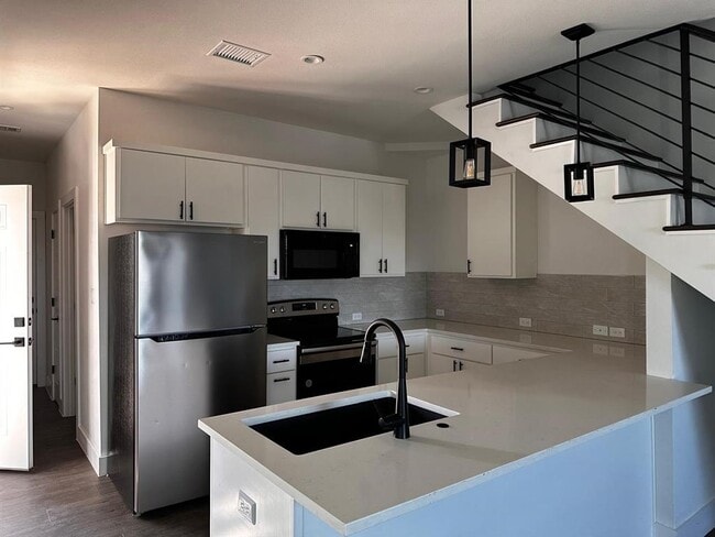 Photo - 21212 Portsmouth Cove