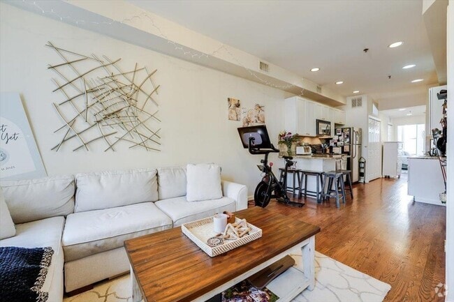 Building Photo - 129 Willow Ave Unit 4L Rental
