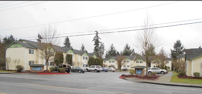 Lund Pointe Apartments - Lund Pointe Apartments