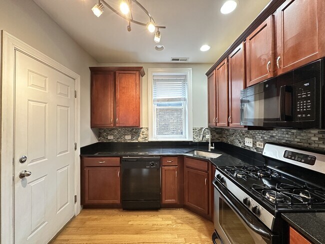 Photo - 3256 N Clifton Ave Unit J09W