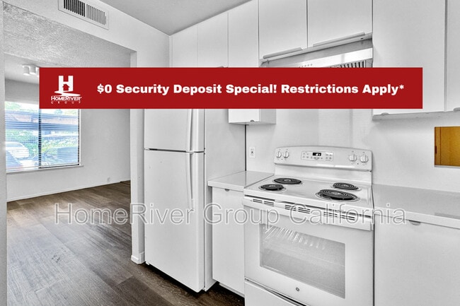 Building Photo - 6220 Gloria Dr Unit Apt 5