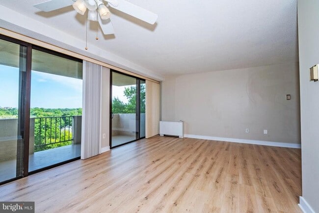 Photo - 4141 Henderson Rd Unidad 822