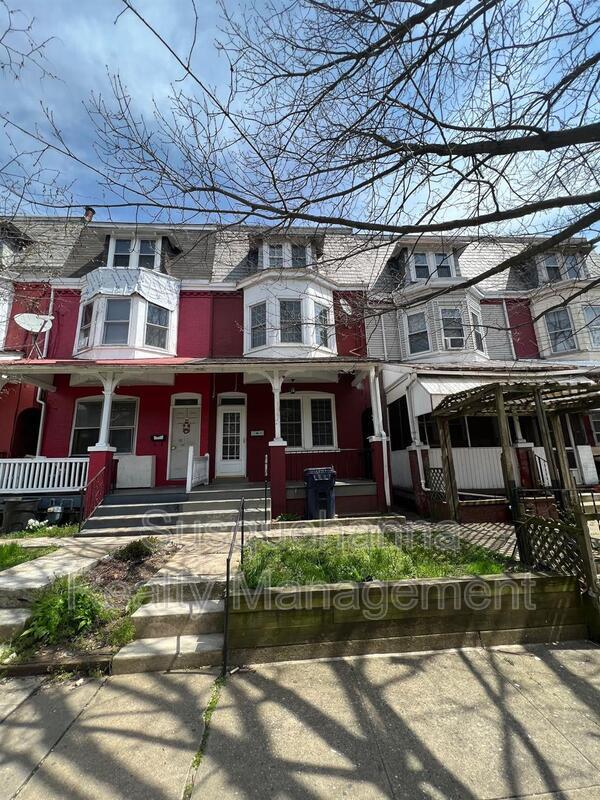 Photo - 239 S Ann St House