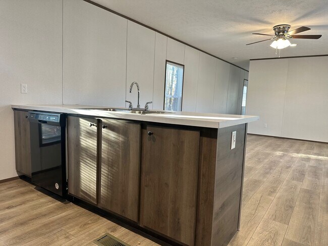 Photo - 416 Chloe Cir