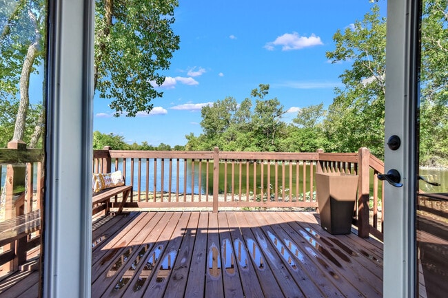 Beautiful Lake House Private Deck - 2510 Private Road 1180 House