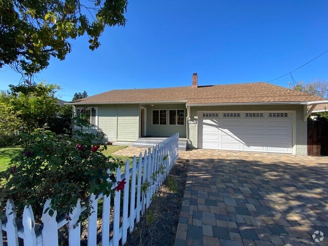 Building Photo - REDWOOD CITY - Beautifully Updated 3BR/2BA Rental