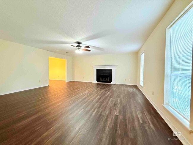 Photo - 233 Ridgewood Dr