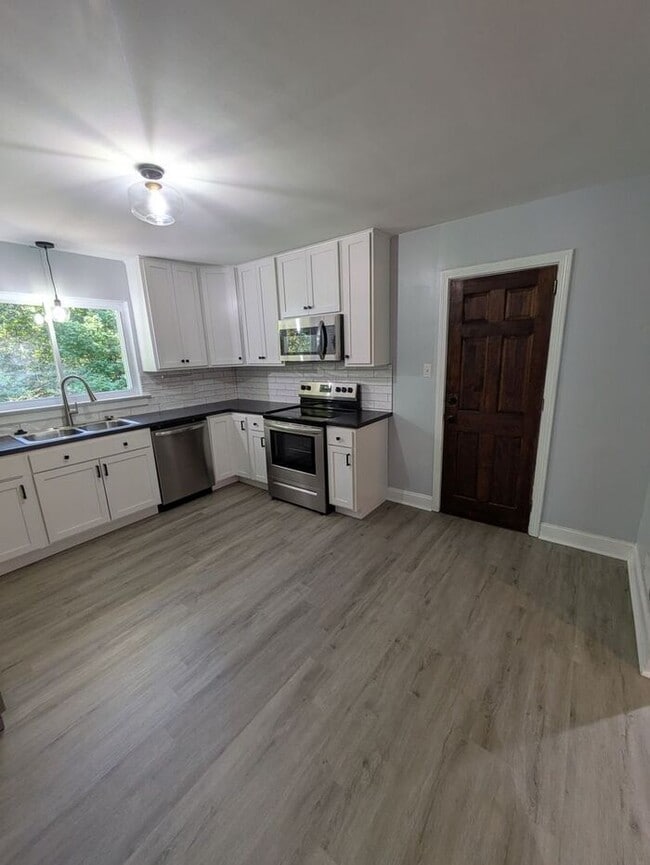 Photo - 2BD/1BA Duplex in Hickory