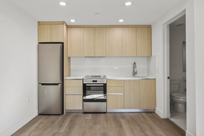 Photo - 7050 Hawthorn – Apartments & Co-Living