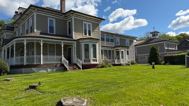 Photo - 144 Pleasant St Unidad 1