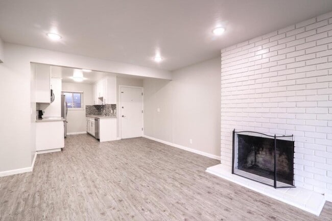 Photo - 1685 Whitwood Ln