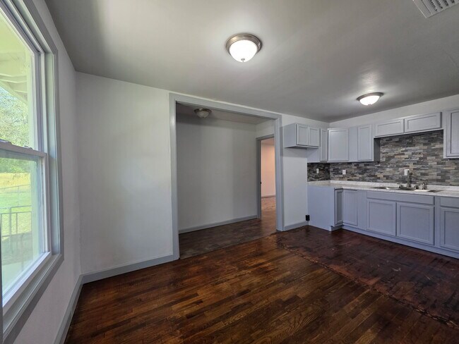 Photo - 5013 Campenella Dr