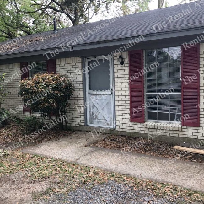 Building Photo - 206 Lincoln Rd Rental