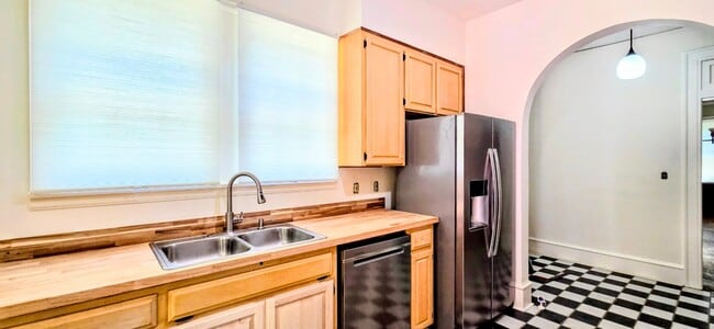 Photo - 1355 Magnolia Curve