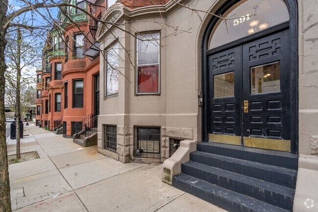 Building Photo - 591 Beacon St Unit 3 Rental