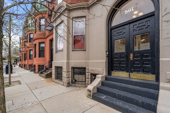Building Photo - 591 Beacon St Unit 3 Rental