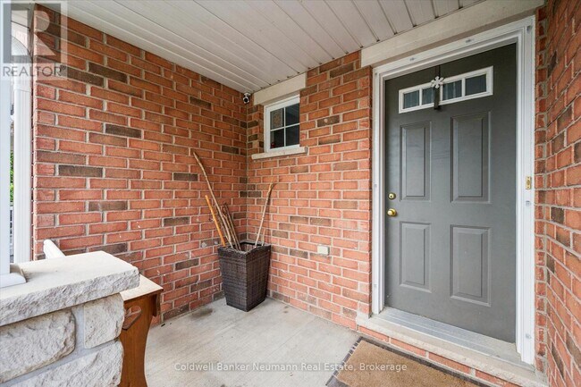 Photo - 165 Terraview Crescent