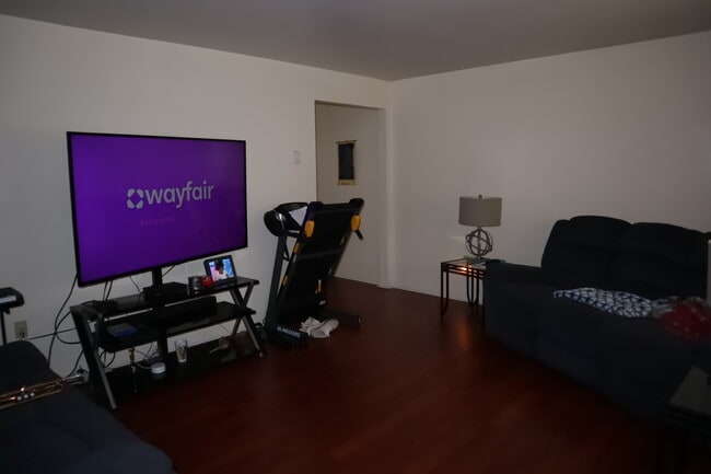 Photo - 198 Ellsworth St