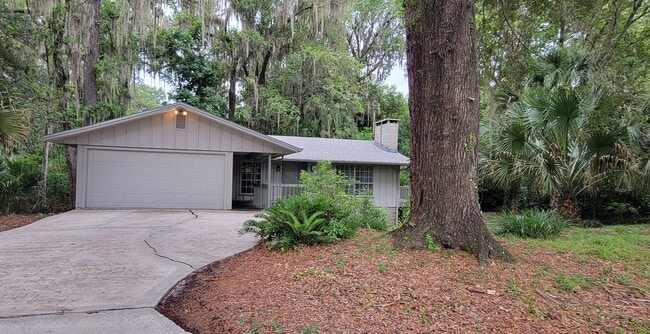 Building Photo - 3 Bedroom/ 2 Bath home in Black Acres(Close to UF)