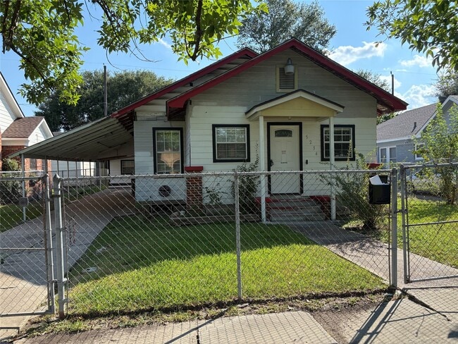 Building Photo - 5234 Claremont St Rental