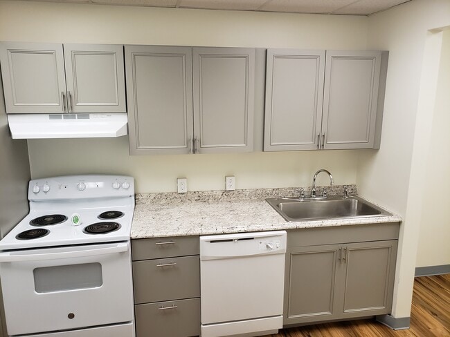 Photo - 27 W King St Condo Unit D